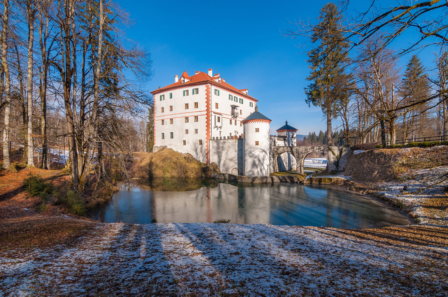 Sneznik Castle, Stari Trg pri Lozu